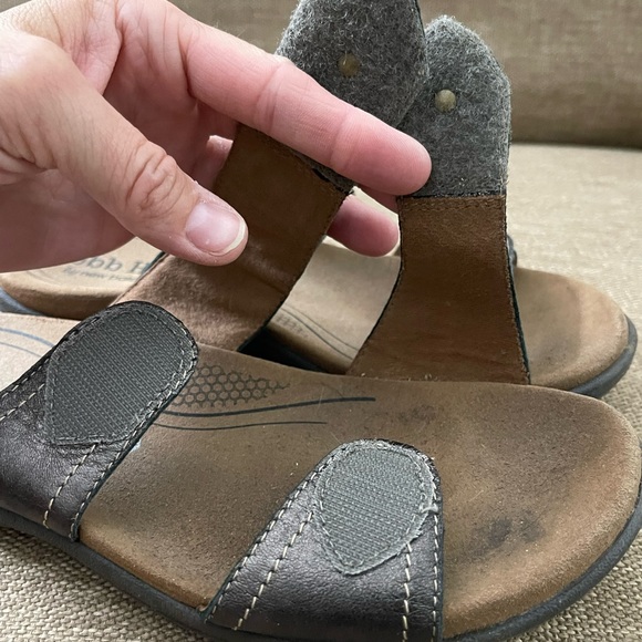 Cobb Hill by New Balance 2 strap brown pewter sandals w7 - Picture 5 of 6